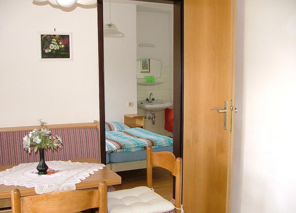 Pension Weiss Drobollach am Faaker See Room photo